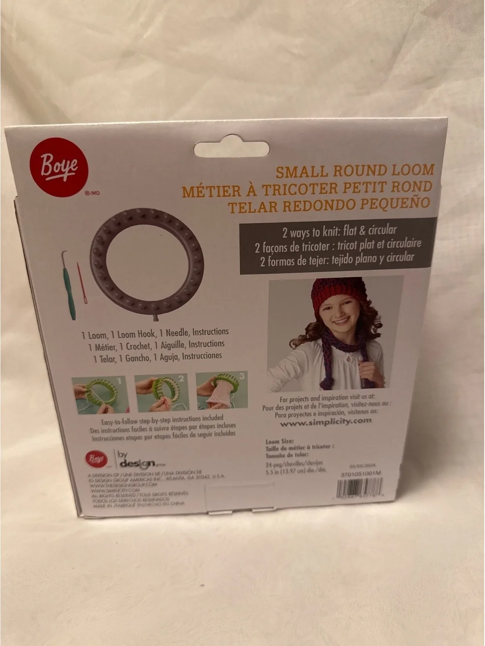Boye Small Round Loom Knitting Kit with Loom Hook and Needle